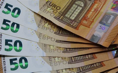 Курс обмена евро на рубли